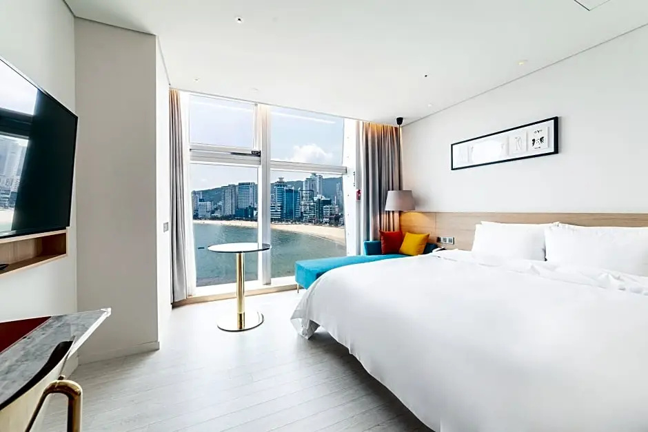 Double Suite (full double bed)