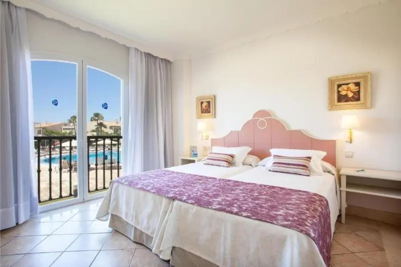 Grupotel Macarella Suites & Spa - Chambres