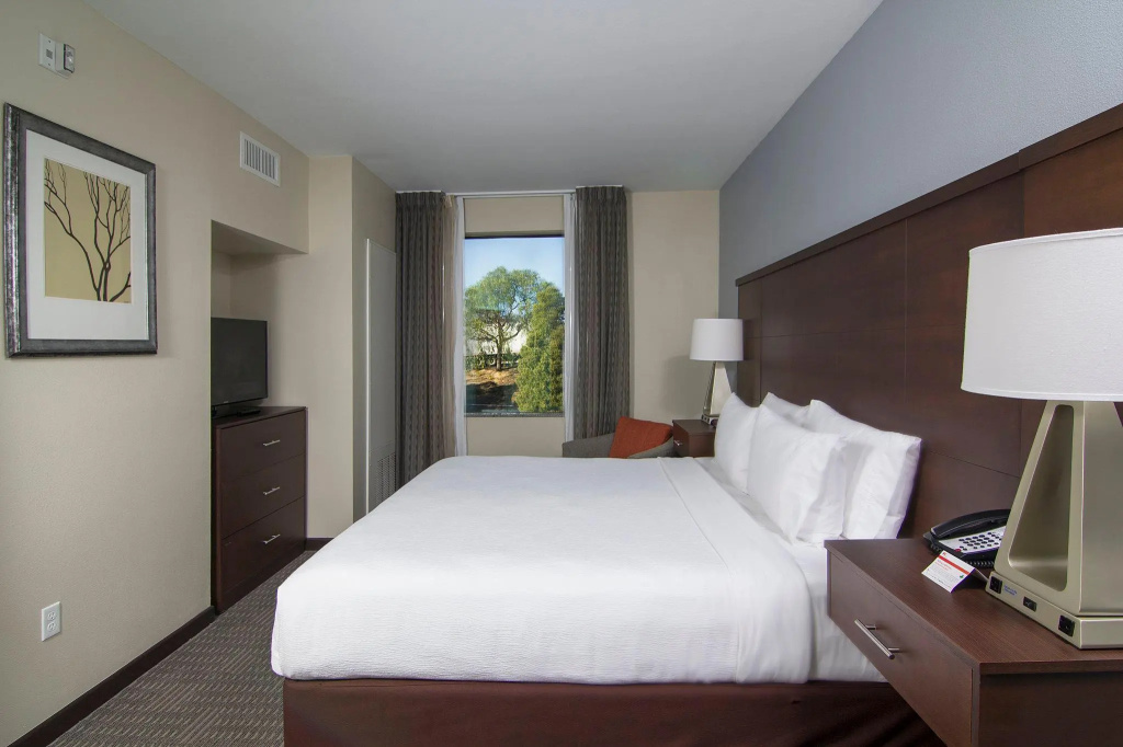 Staybridge Suites Carlsbad by IHG - Chambres