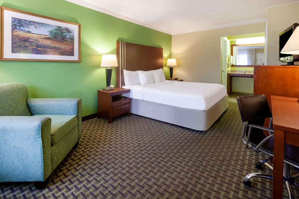 Days Inn by Wyndham Austintown - Chambres