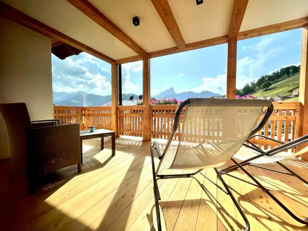 3 Bedrooms Apartment with mountain view