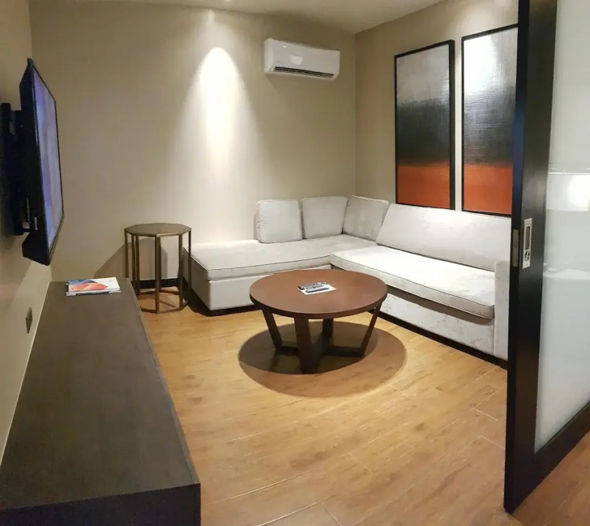 Subic Bay Travelers Hotel & Event Center - Chambres