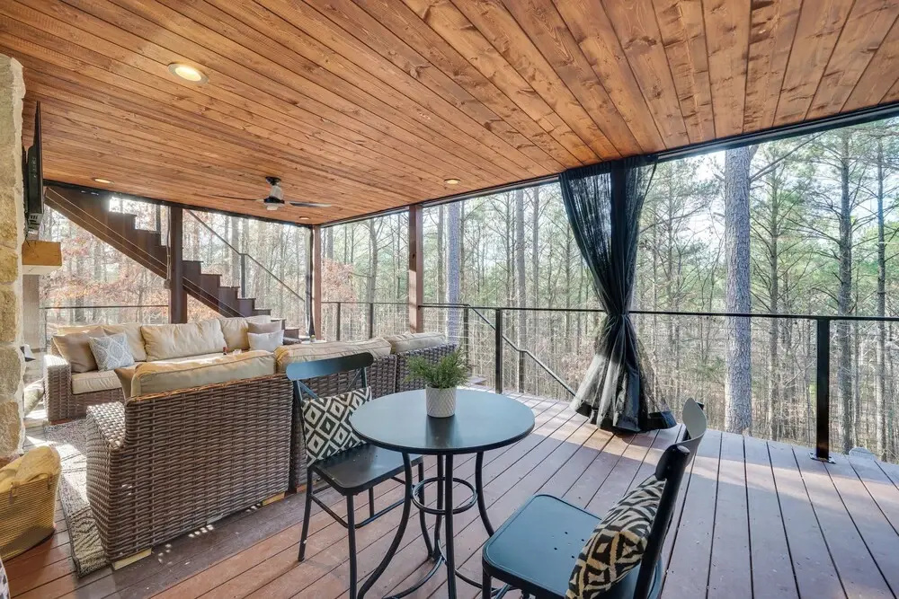 Luxury Broken Bow Cabin w/ Hot Tub on 3 Acres!