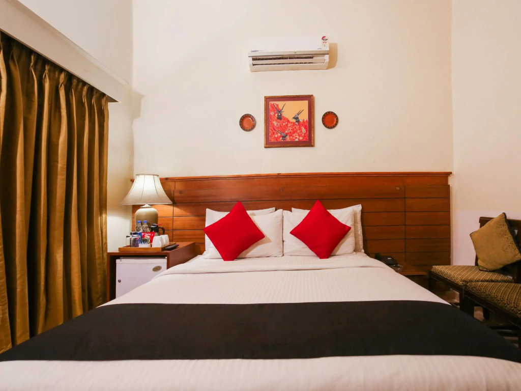 Classic Double room (full double bed)