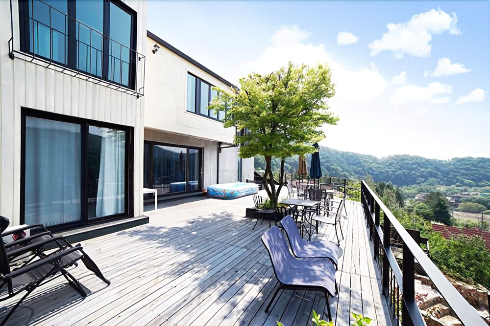 Yangpyeong Wind Makes Flower Pension