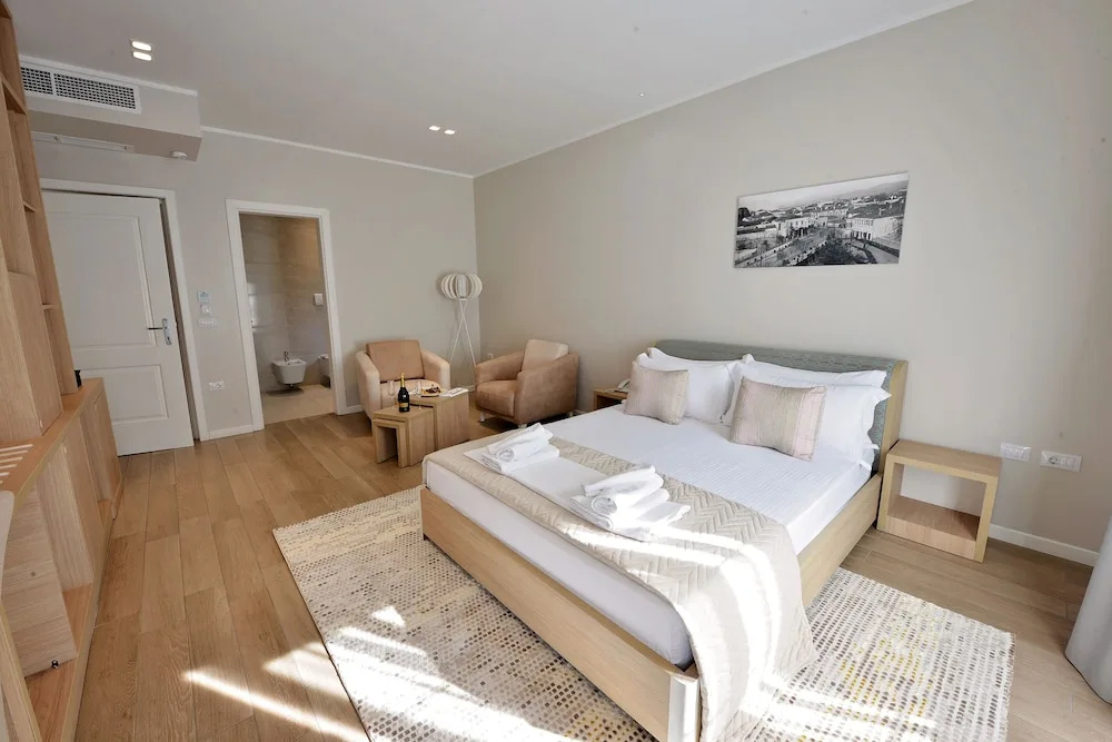 Suite with balcony