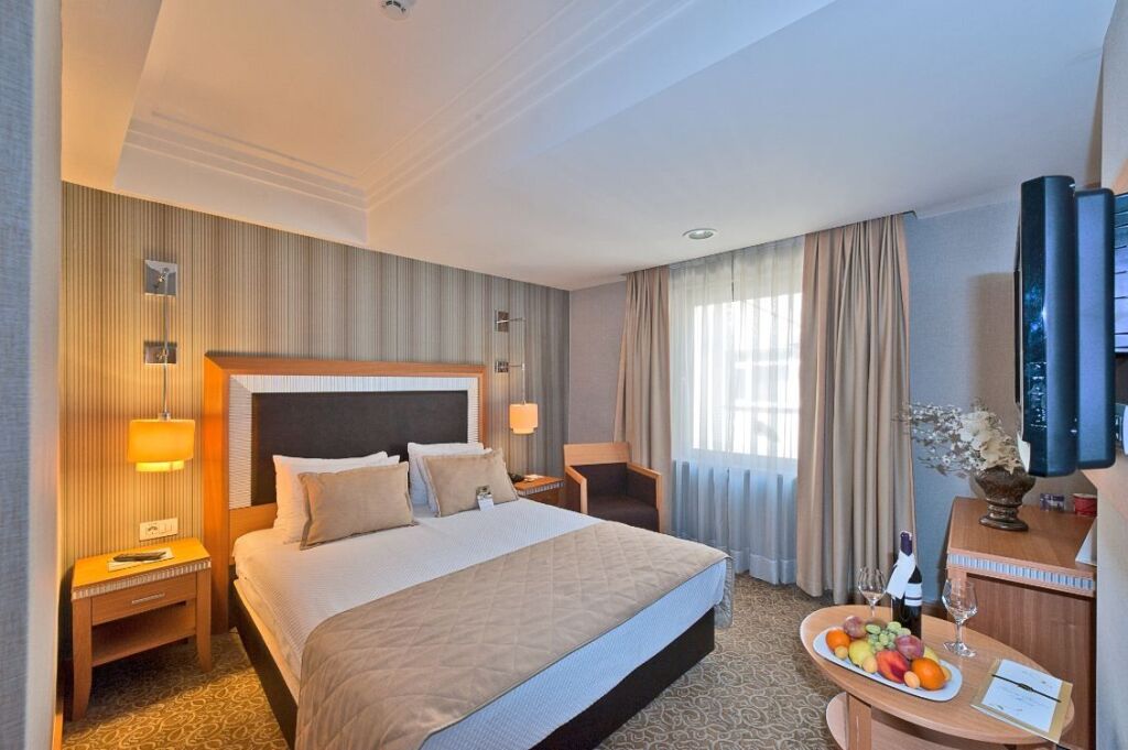 Grand lara hotel istanbul. Grand milan hotel 3 стамбул. Burdock hotel istanbul. Grand s hotel. Delta 4 стамбул.