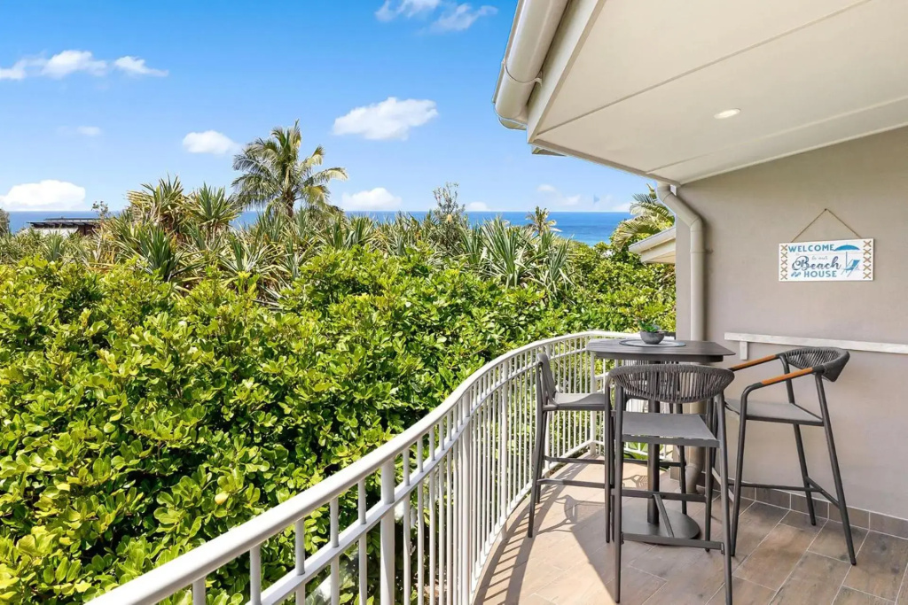 Unit 2 Perfect Holiday Haven in Beachfront Street See the Ocean 2 Bed 2 Bath
