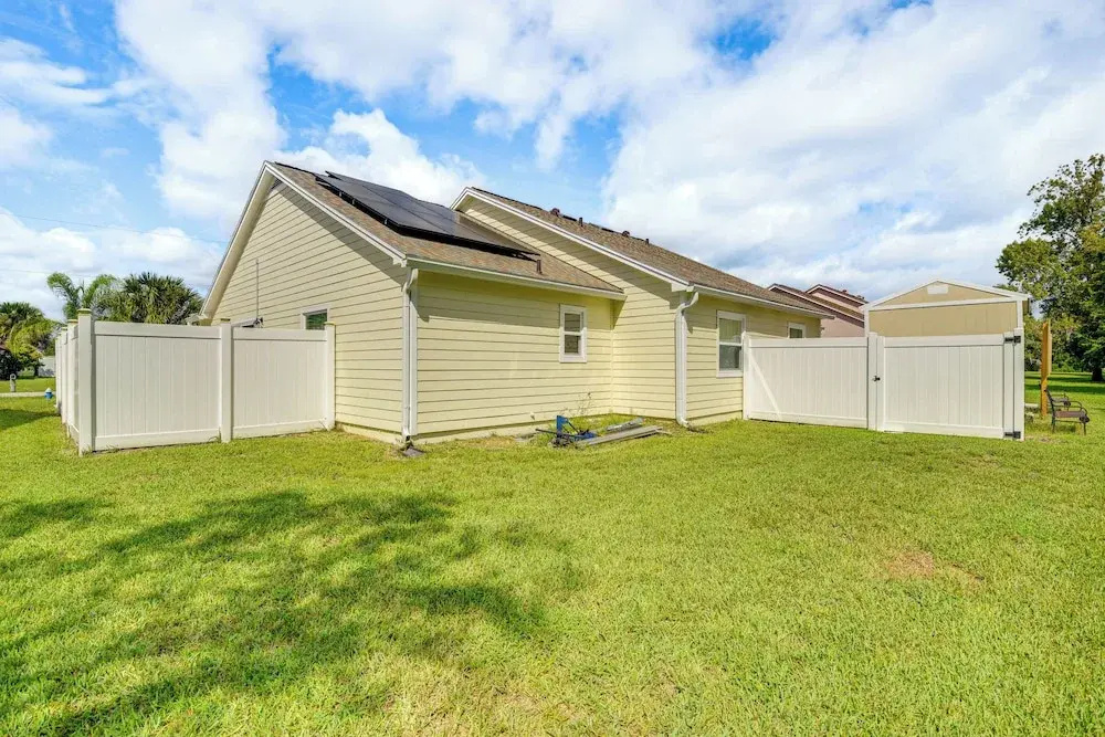 Palm Coast Home w/ Hot Tub - 3 Mi to Beaches!