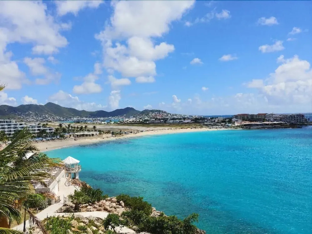 Porto Cupecoy Dream, Walk to Shops, Restaurants Beaches, Communal Pool, Free Wifi, AC