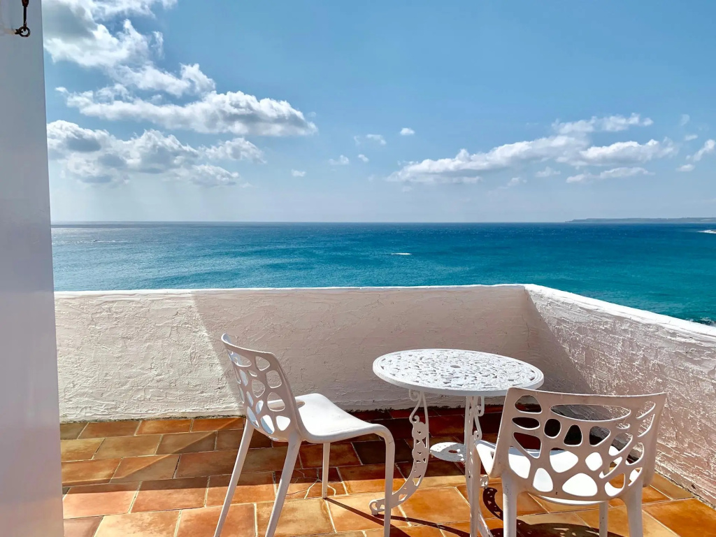 Deluxe Double room with balcony and with sea view (full double bed)