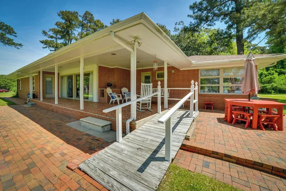 Fifties Beaufort Home w/ Patio, On Newport River!