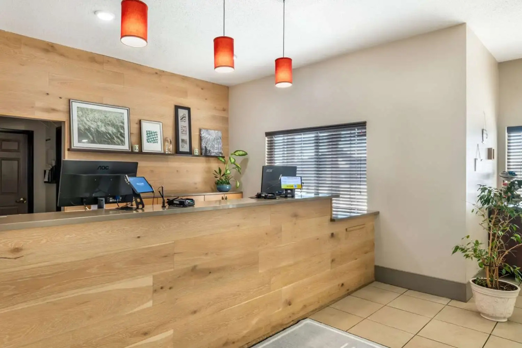 Country Inn & Suites by Radisson, Watertown, SD — фото 2