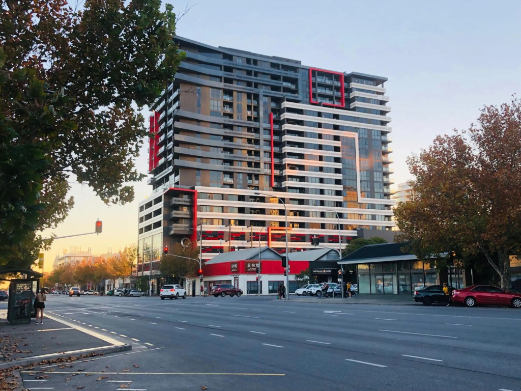 Luxury 2 Bedroom Apartment - Adelaide CBD