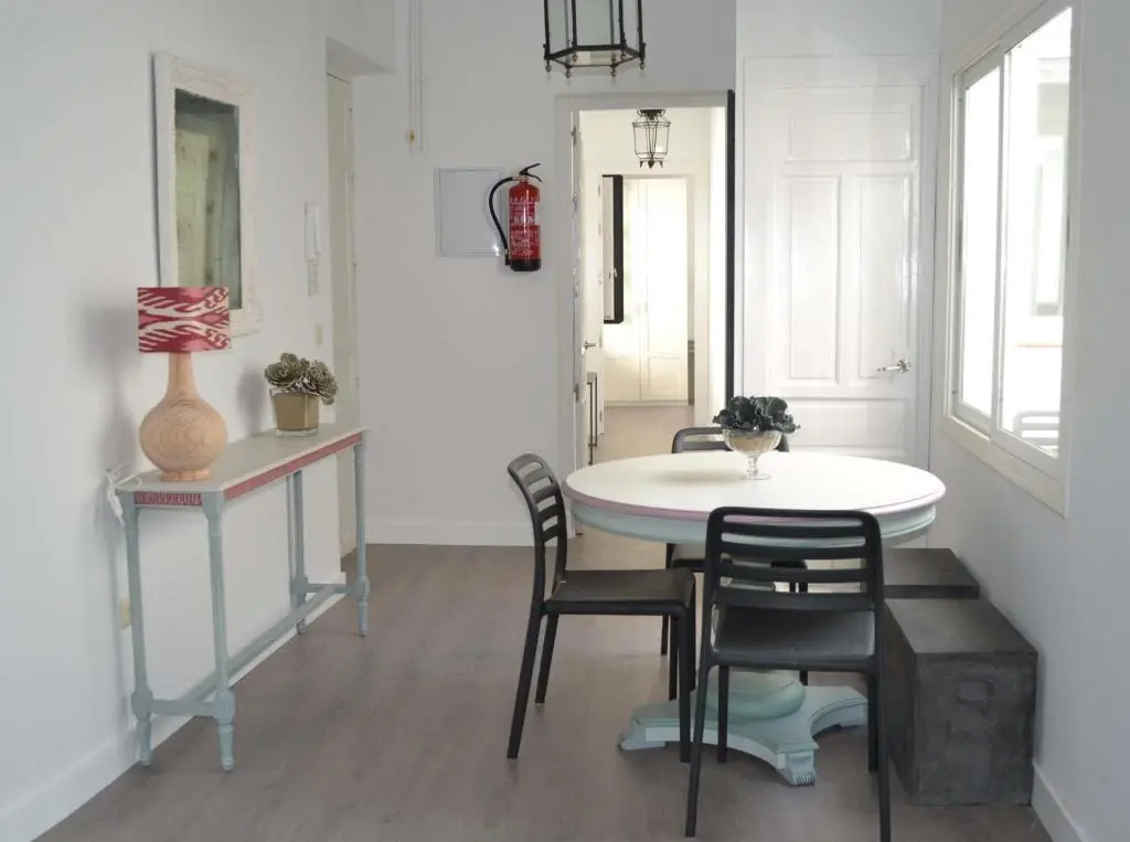 3 Bedrooms Apartment