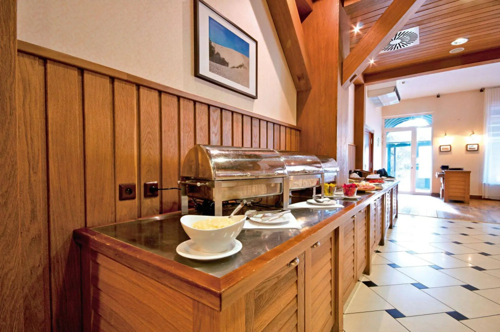 Hotel photo 11