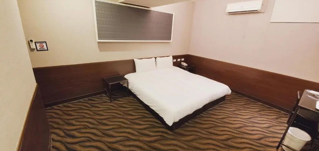 Standard Double room (full double bed)