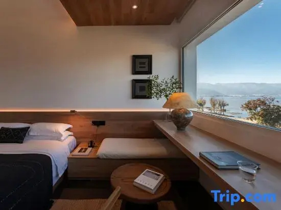 2 Bedrooms Family Suite with sea view