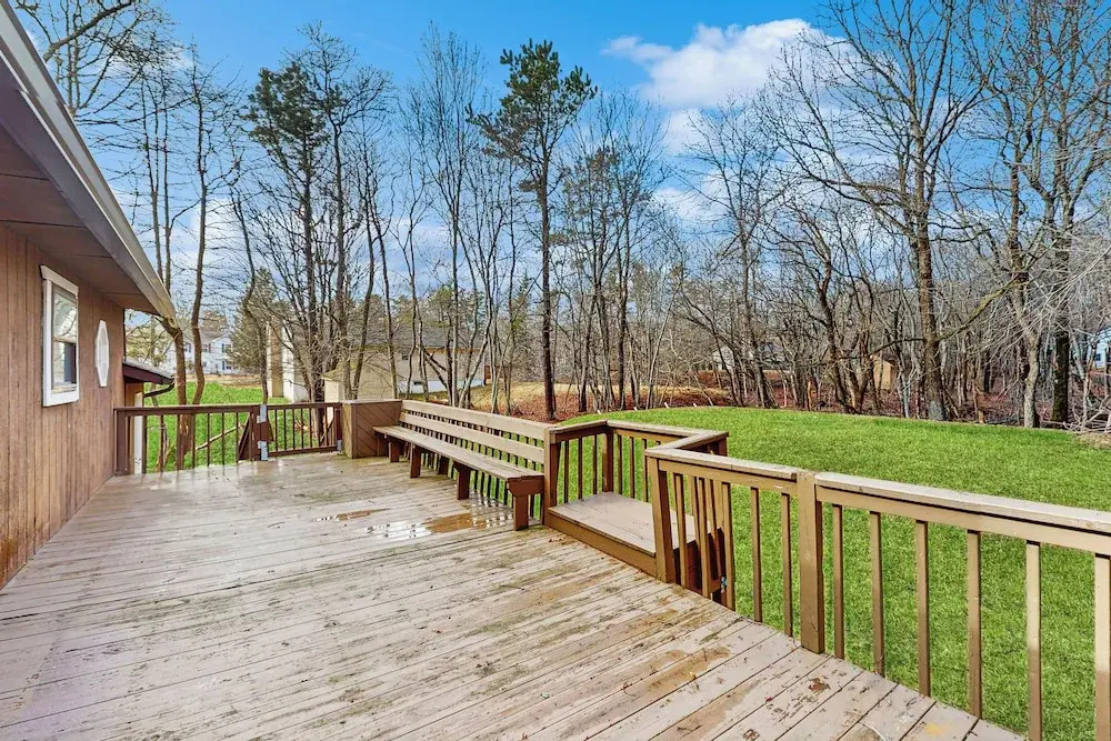 Pool Access! All-season Family Home in Poconos