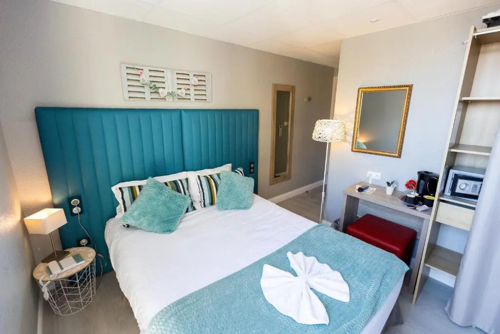 Standard Double room (full double bed)