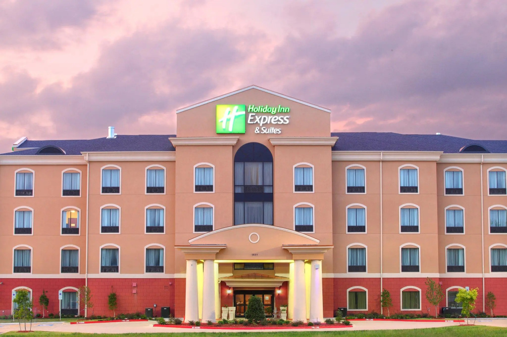 Holiday Inn Express Suites Van Buren-Ft Smith Area by IHG