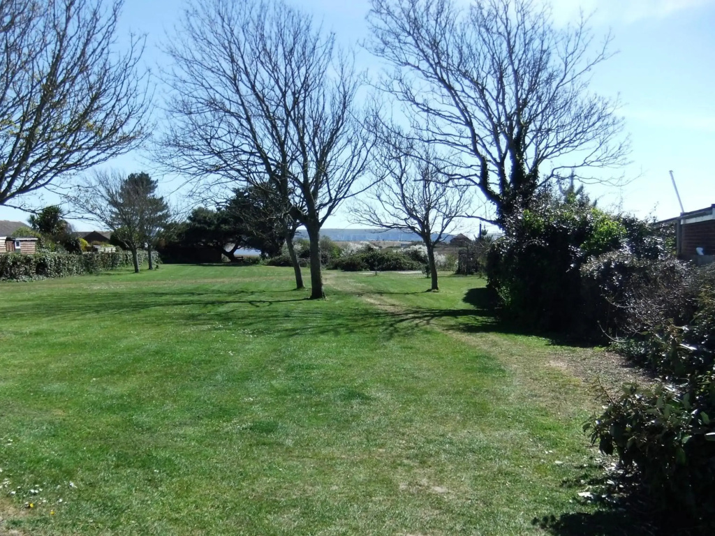 THE HIDEAWAY - LUXURY SELF CATERING COASTAL APARTMENT WITH PRIVATE ENTRANCE - JUST A FEW MINUTES WALK TO THE BEACH with FREE PRIVATE OFF ROAD PARKING