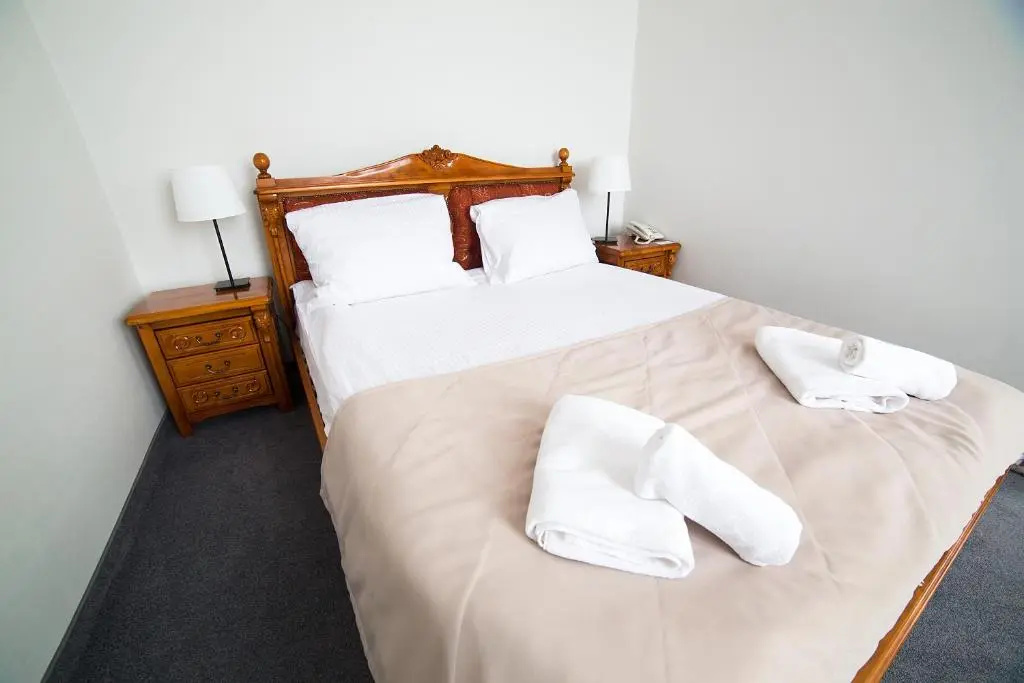 Deluxe Double room (full double bed)