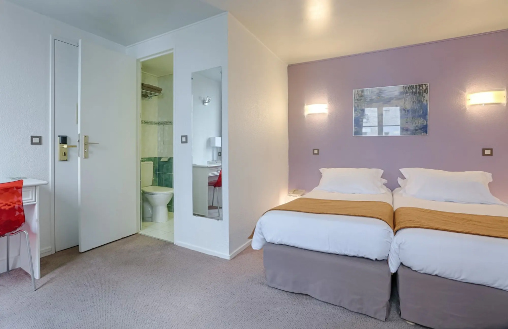 Отель Hotel Le Hameau de Passy в Париже