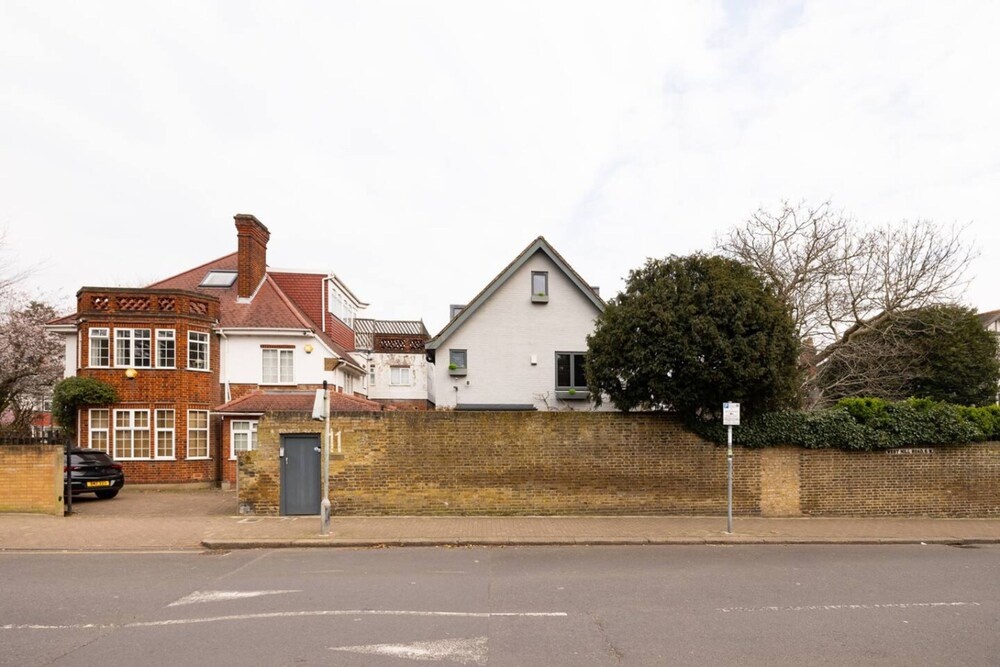 Robin s Nest 1 Bedroom Near Wimbledon