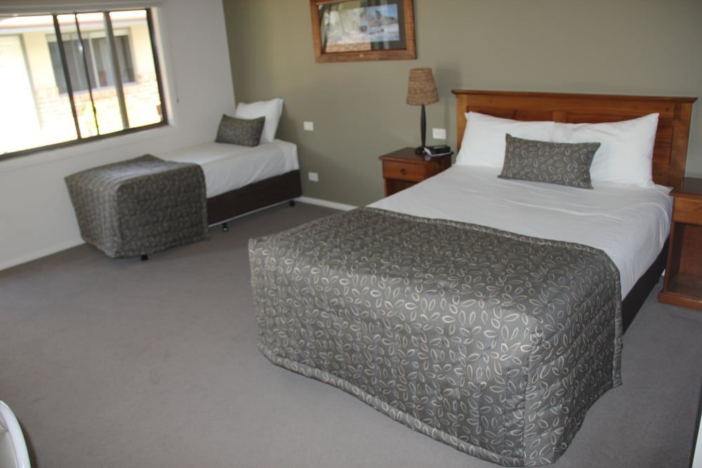 Saltbush Motor Inn by null