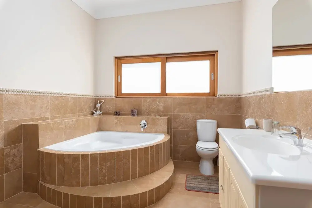 Standard Double room with balcony (full double bed)