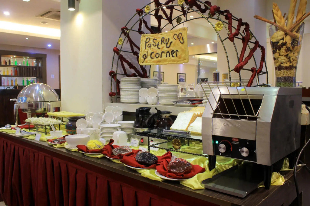 Daima Hotel Padang - фото 11