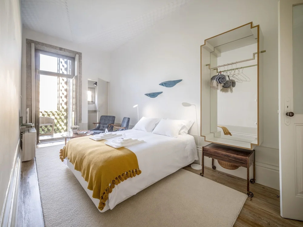 Standard Double room with balcony (full double bed)