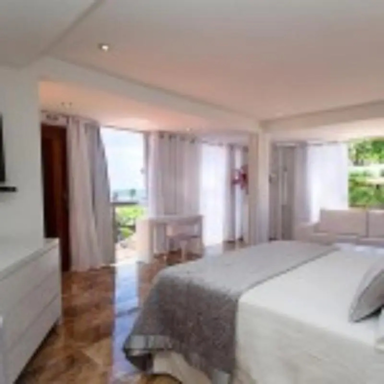 Deluxe Suite with balcony