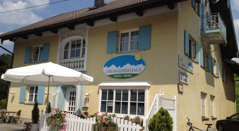 Dreimäderlhaus Rieden
