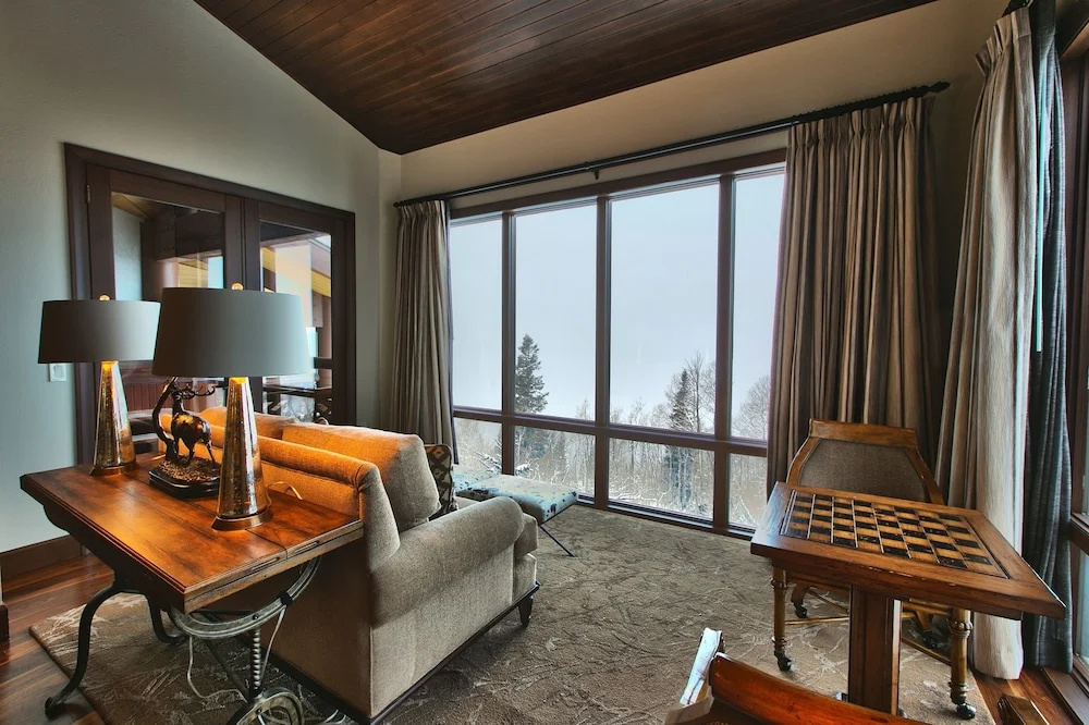 Premium Luxury One Bedroom with Hot Tub 1 Apartment Hotel by RedAwning