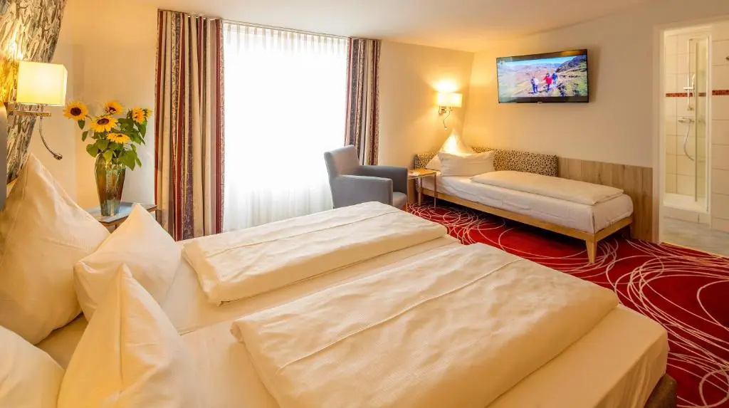 Standard Triple room