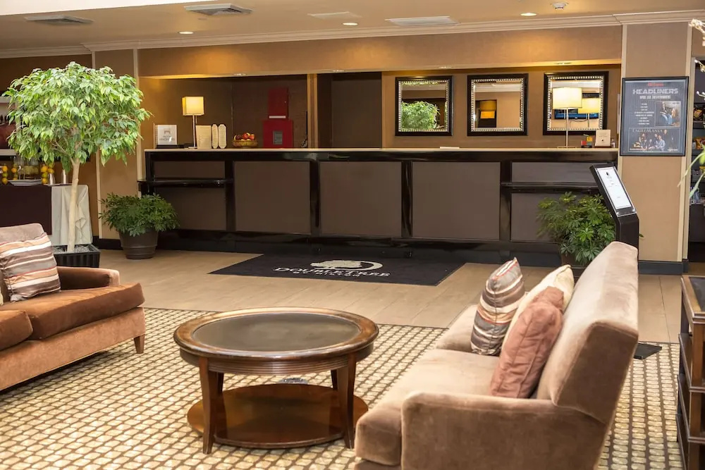 Lobby & Reception