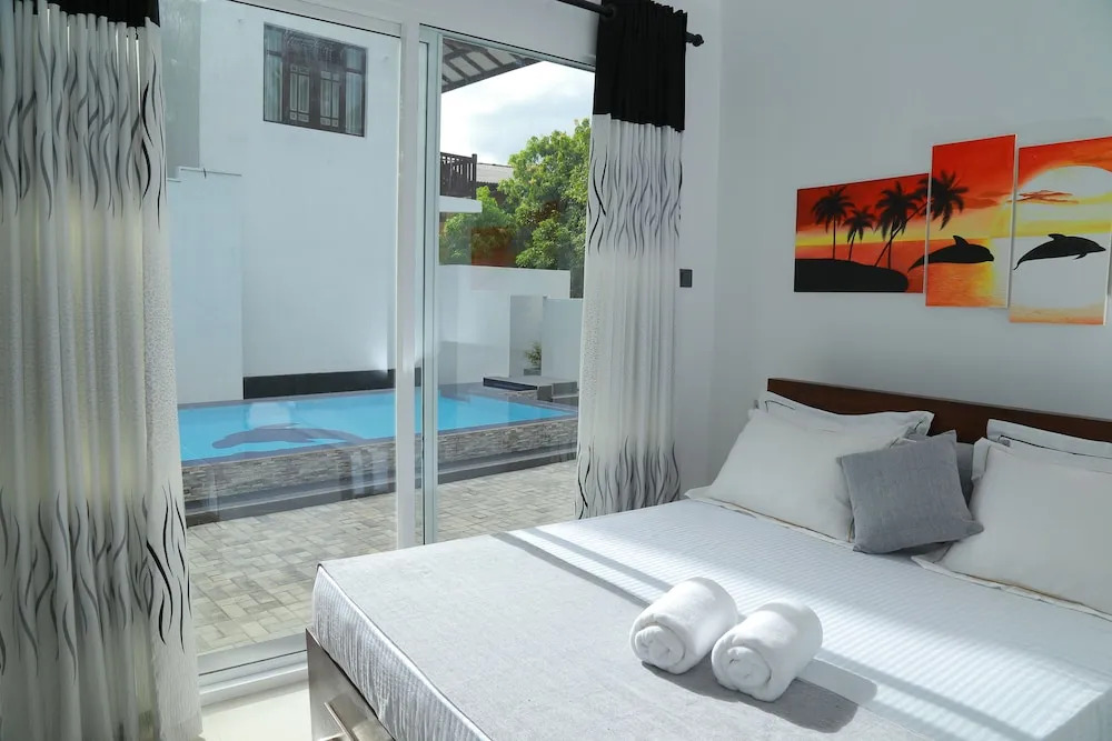 五臥室泳池景豪華四合院別墅