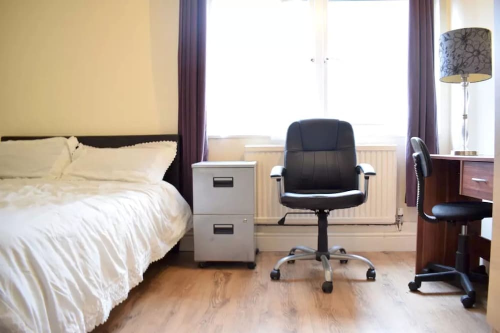 2Bed in Fantastic Location 2 mins Walk From Tube