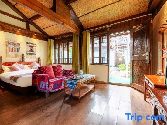Deluxe Double room (full double bed)