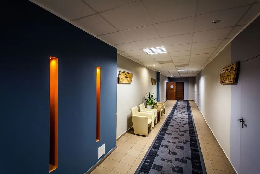 Lobby & Reception