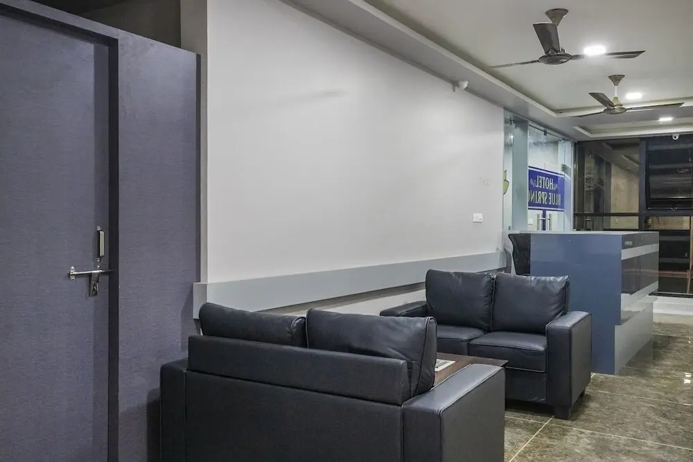 Hotel Blue Spring by OYO Rooms