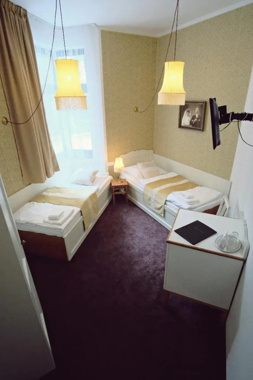 Double room (twin beds)
