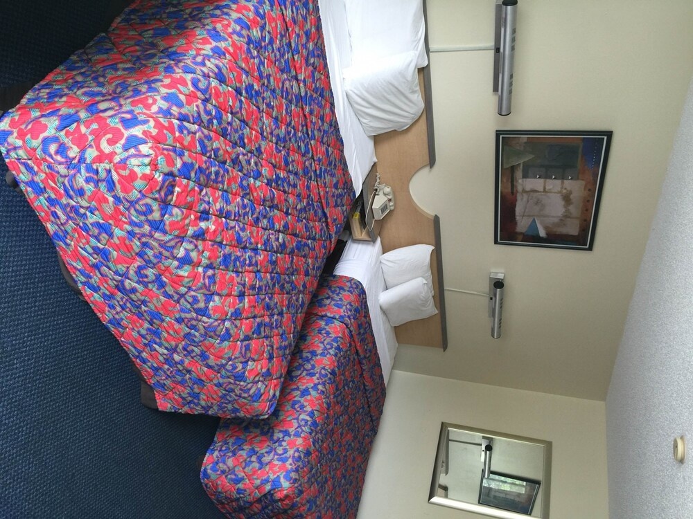 Q Lodging — 3