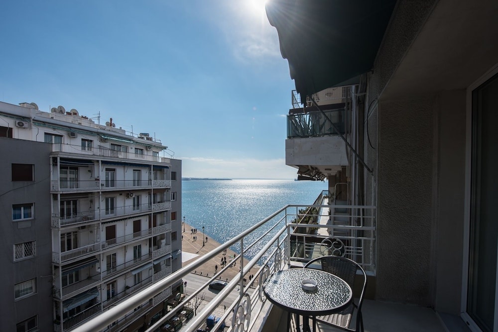 Thessaloniki Seaside Apartment A&B