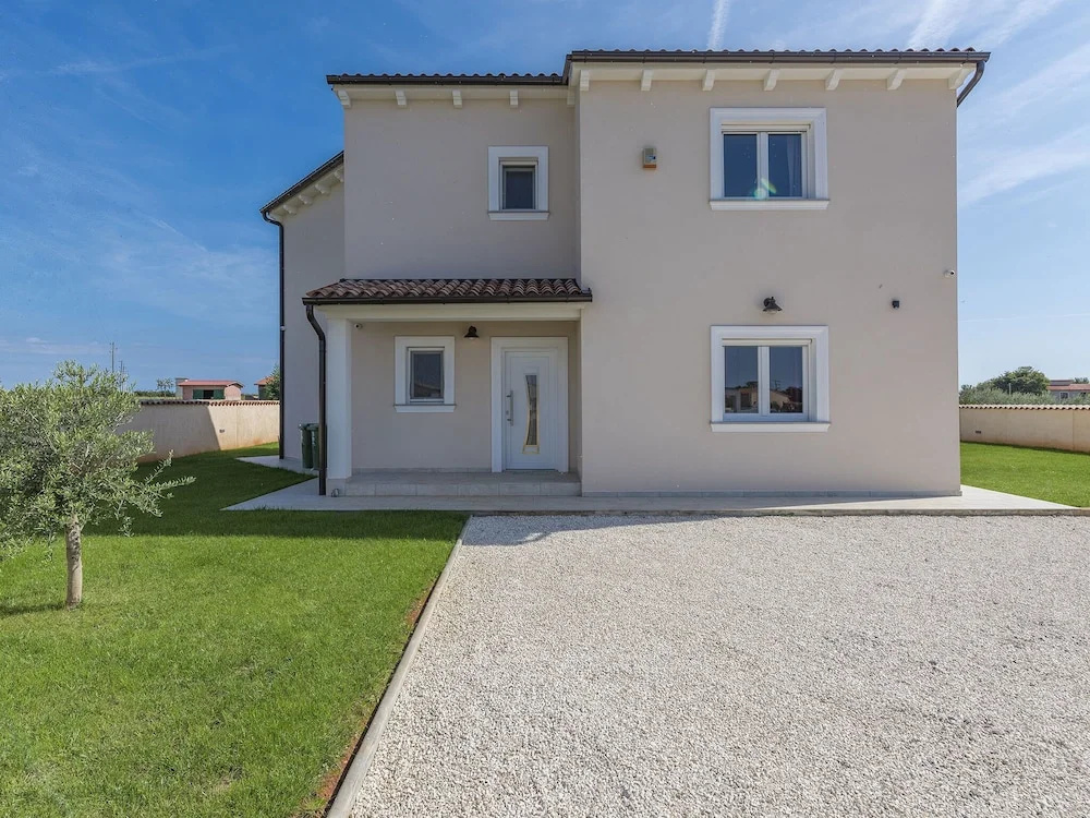 Stylish Villa With Pool and Fenced Garden,ideal for Relaxing Family Holidays