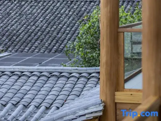 Luobai Homestay (Heshun Ancient Town)