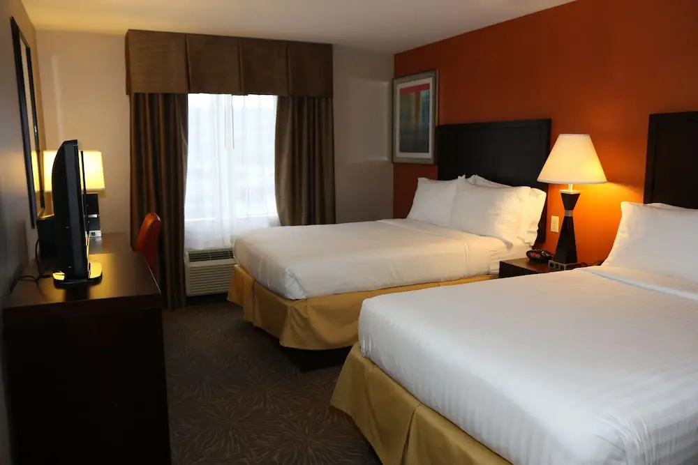 Holiday Inn Express Pittsburgh East - Mall Area5 - фото 2