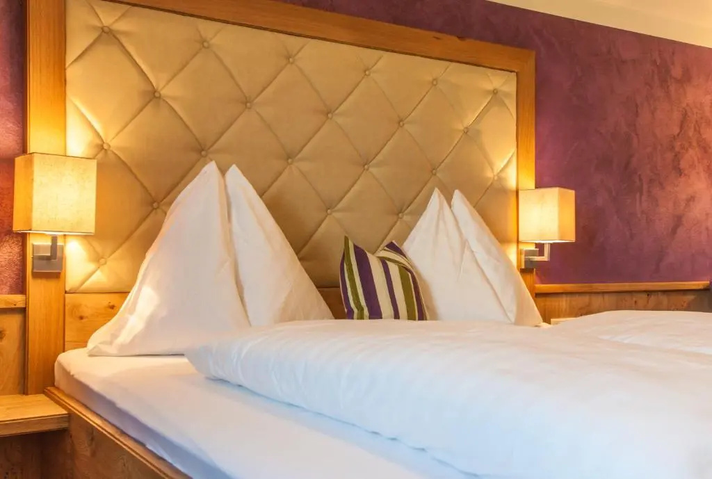 Standard Double room with street view (full double bed)